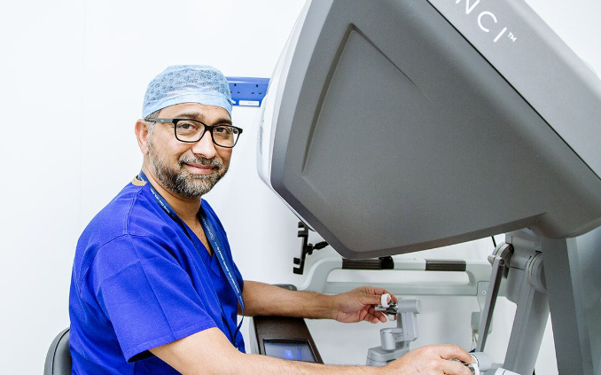 Mr Amer Raza - Robotic Surgery