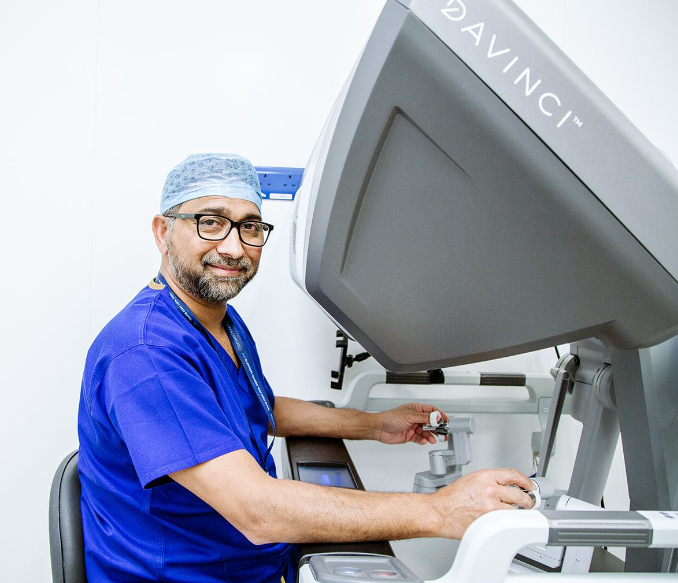 Mr Amer Raza - Robotic Surgery