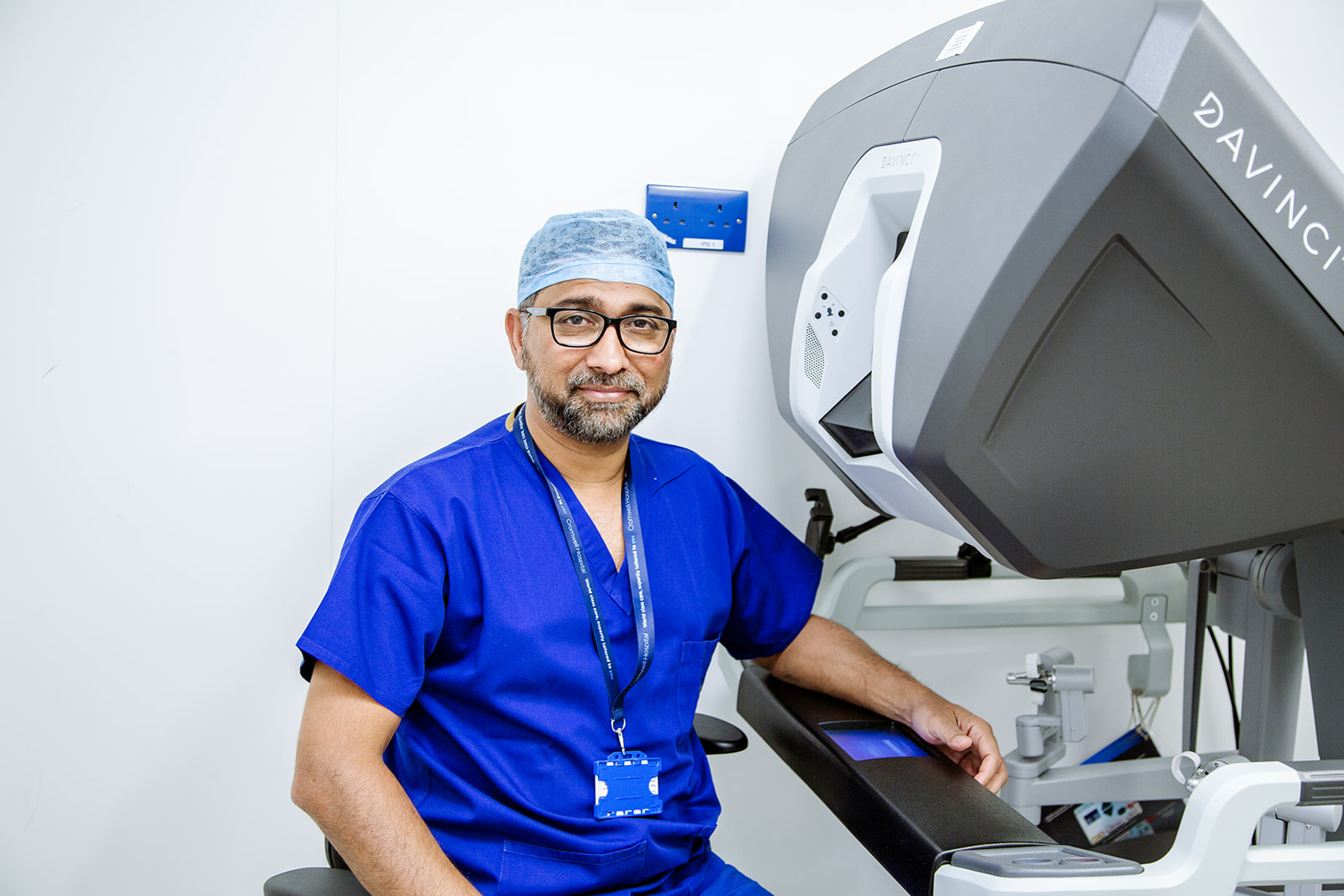 Private Gynecologist & Robotic Surgeon | Mr Amer Raza
